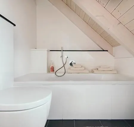 Apartment See - *